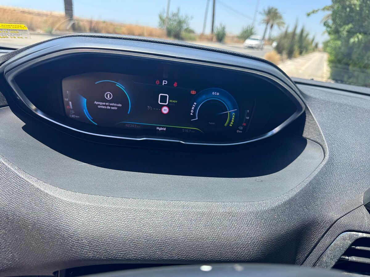 PEUGEOT 3008 ALLURE 1.6 PHEV AUTO SPANISH LHD IN SPAIN 26000 MILES SUPERB 2023